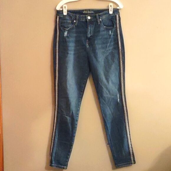 Wild Fable size 12 distressed‎ ankle jeans, side stripe, perfect condition - Picture 1 of 7